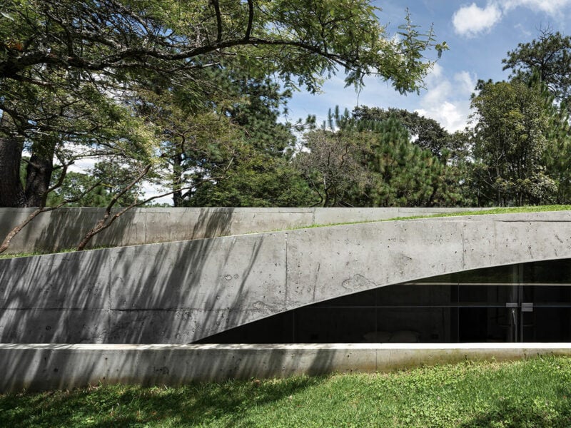 AZ Awards 2022 Finalist: The Hill in Front of the Glen by HW Studio Arquitectos